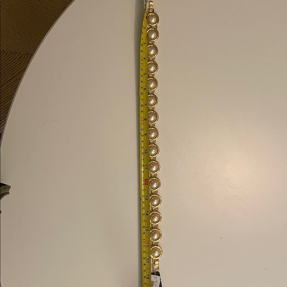 Gold and pearl statement necklace - Picture 5 of 6